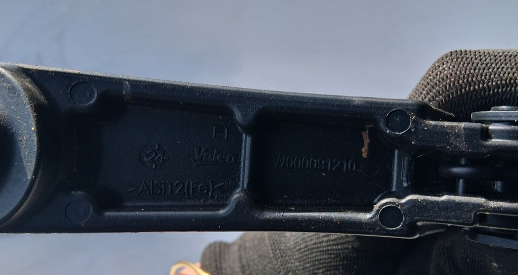 2024 AUDI A2 FRONT WINDSCREEN WIPER ARMS W000091210