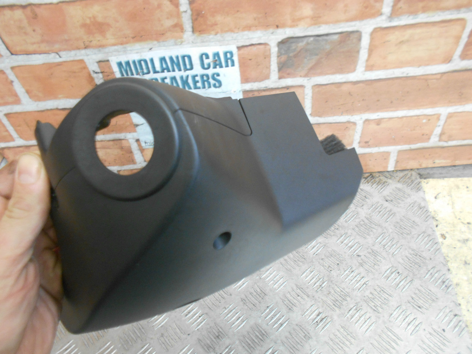 VAUXHALL INSIGNIA 2014 STEERING COLUMN LOWER TRIM SURROUND 13306252