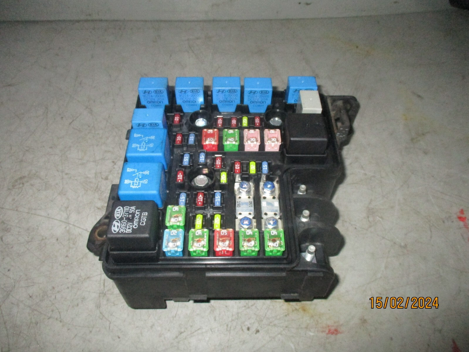 KIA CEED MK1 2008 FRONT UNDER BONNET FUSE BOX FUSE BOX RELAY 919501H030