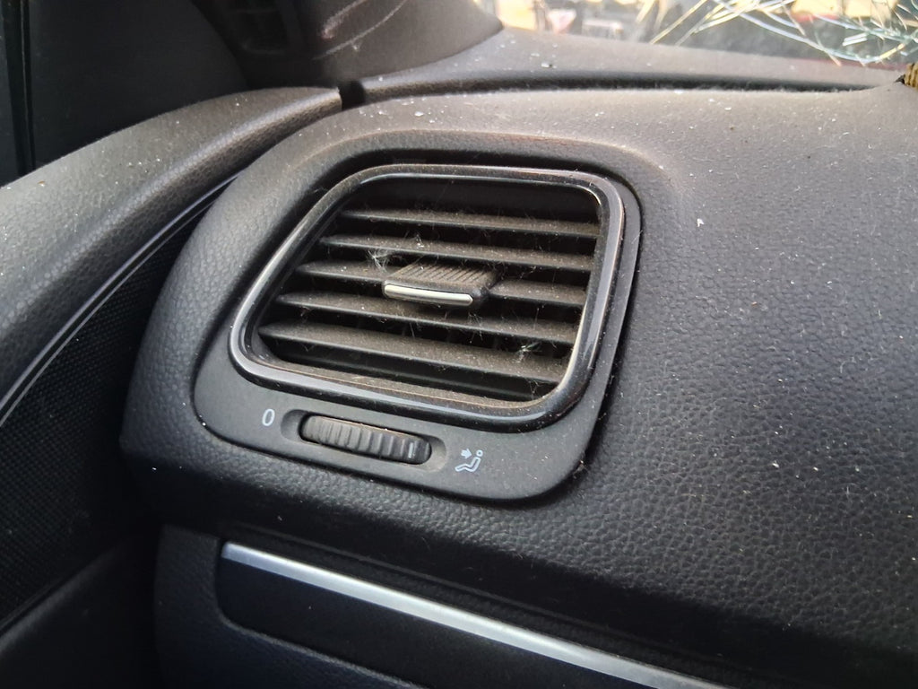 2014 VW VOLKSWAGEN SCIROCCO MK3 NSF PASSENGER SIDE FRONT LEFT AIR VENT