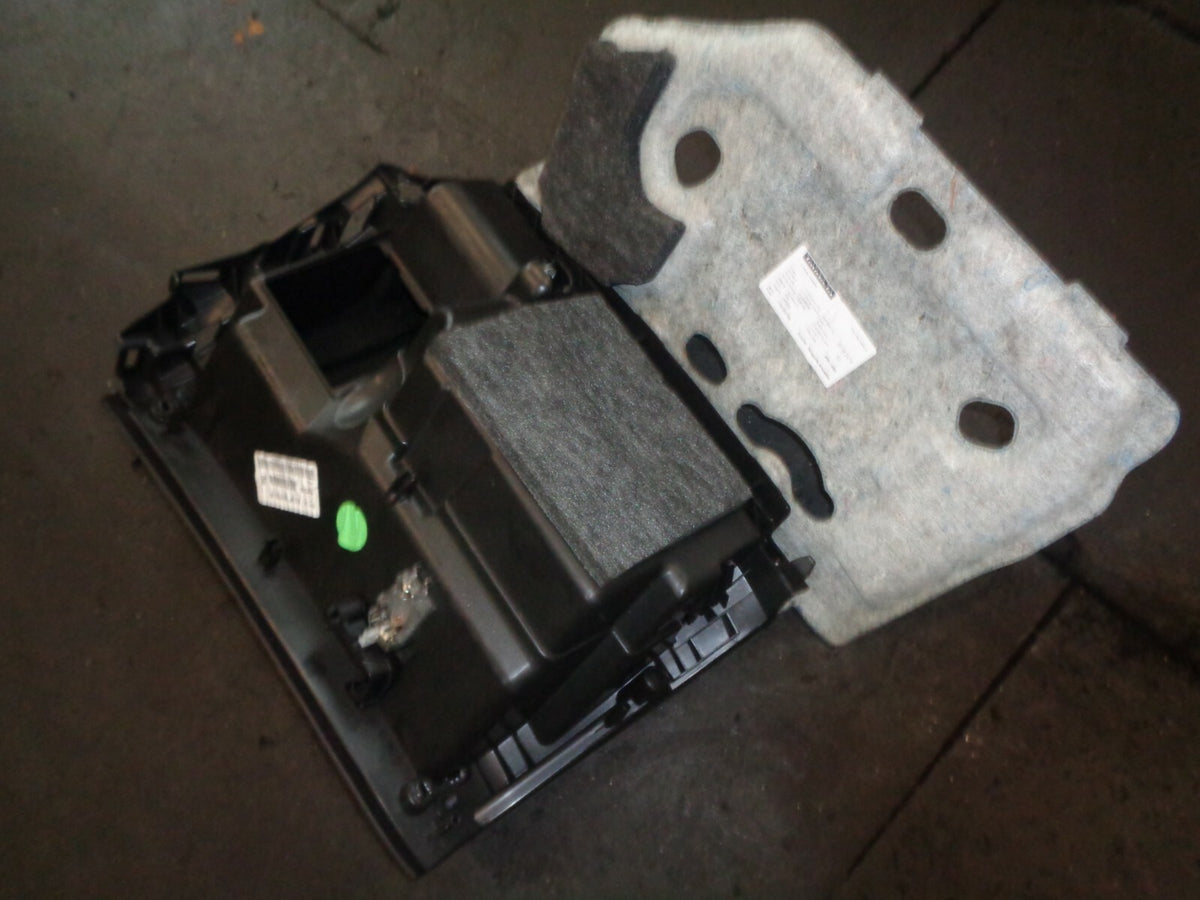 VAUXHALL INSIGNIA A INTERIOR STORAGE COMPARTMENT GLOVE BOX 13273294