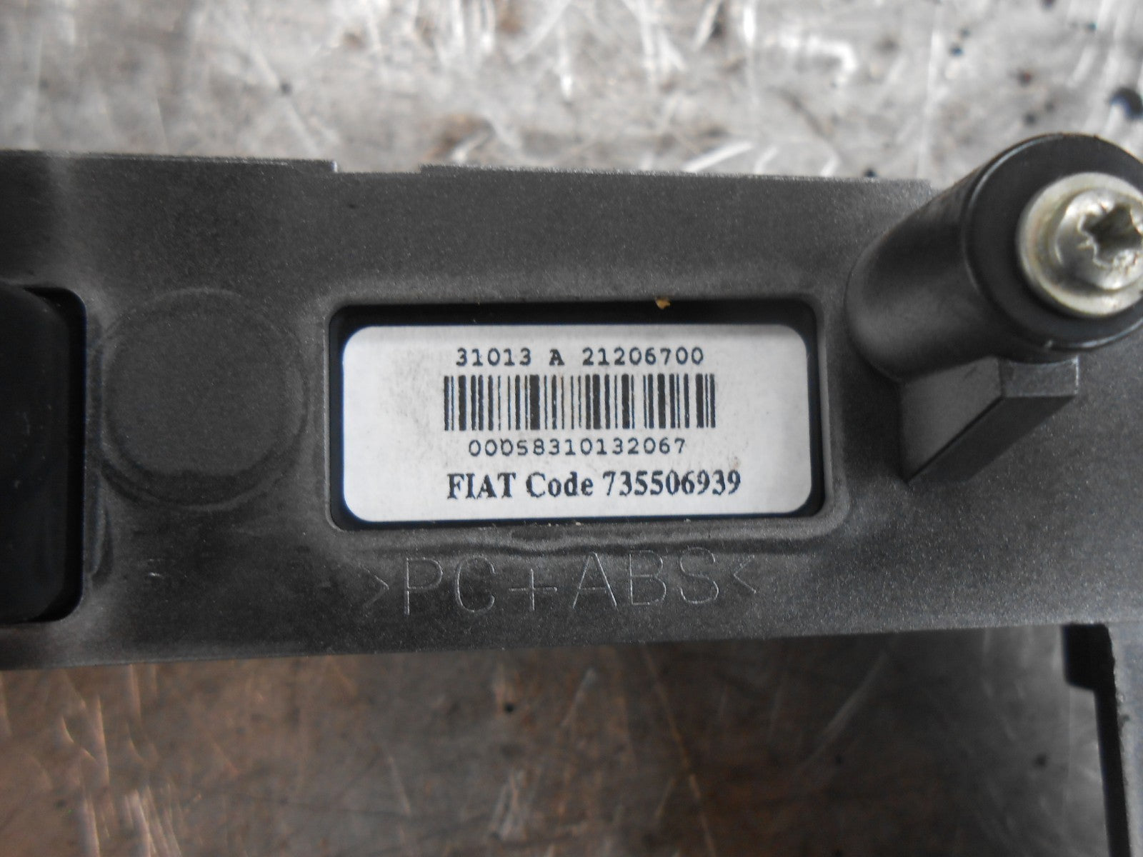 FIAT PUNTO EVO 2009 - 2012 STEREO SURROUND & HAZARD LIGHT SWITCH 735506939