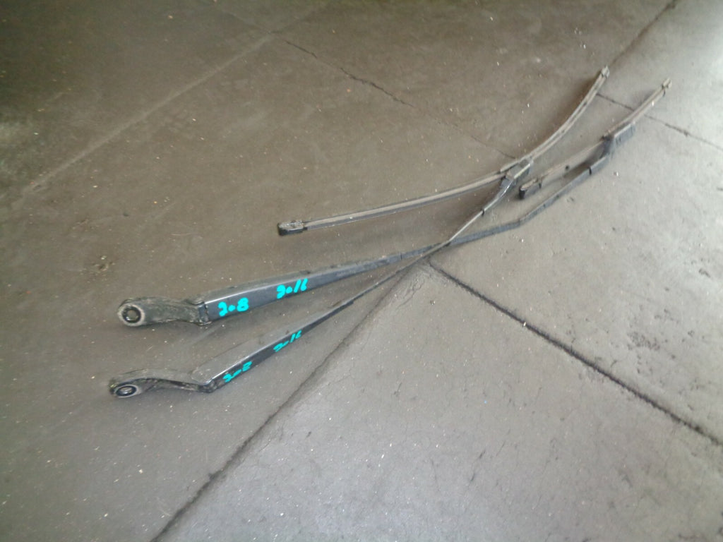PEUGEOT 208 2016 MK1 FRONT DRIVER + PASSENGER SIDE WIPER ARM & BLADE 9673916780
