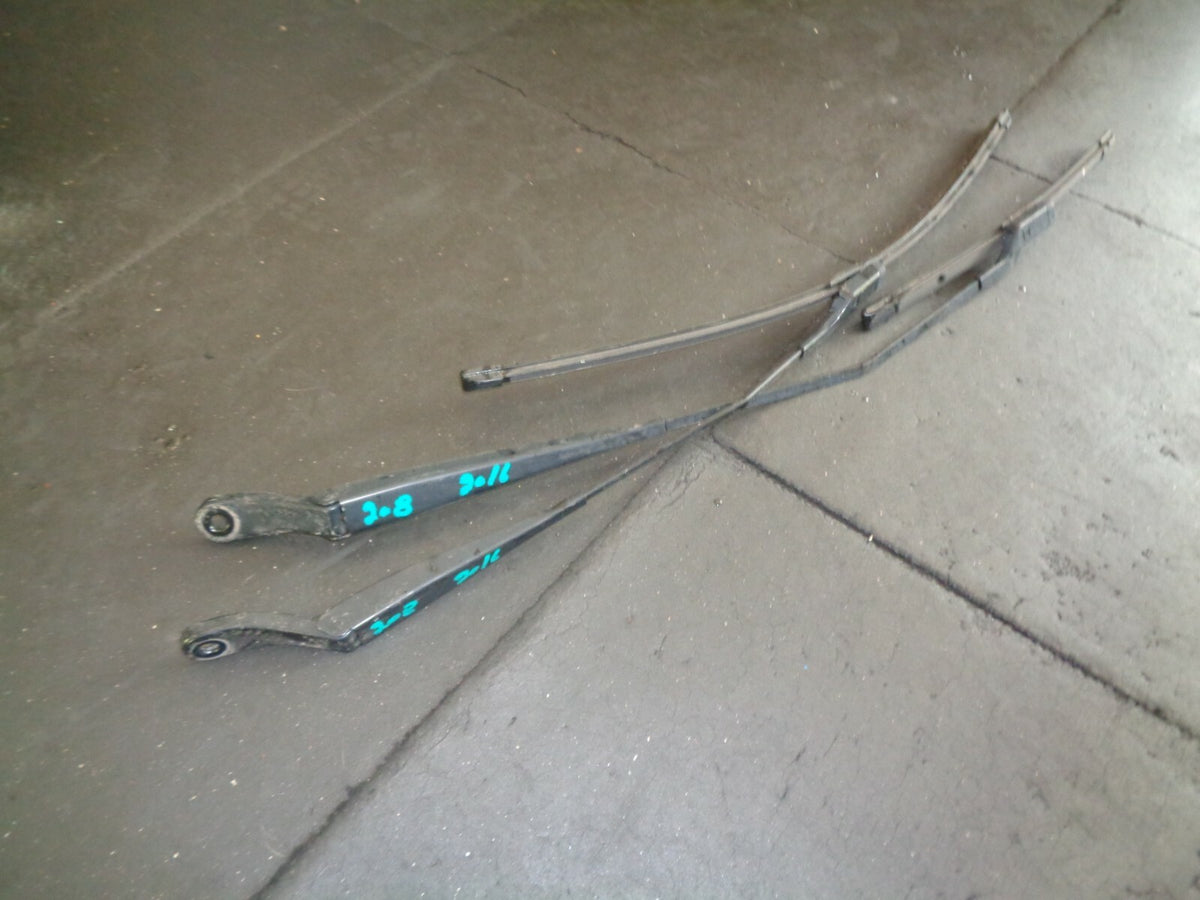 PEUGEOT 208 2016 MK1 FRONT DRIVER + PASSENGER SIDE WIPER ARM & BLADE 9673916780