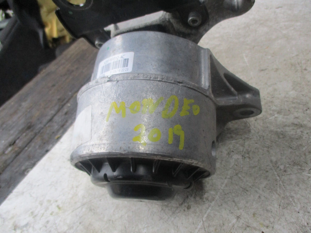 FORD MONDEO MK5 2019 2.0 DIESEL DRIVER SIDE ENGINE MOUNT JG916F012AC
