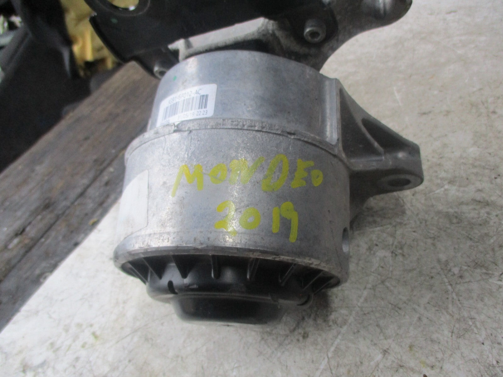 FORD MONDEO MK5 2019 2.0 DIESEL DRIVER SIDE ENGINE MOUNT JG916F012AC