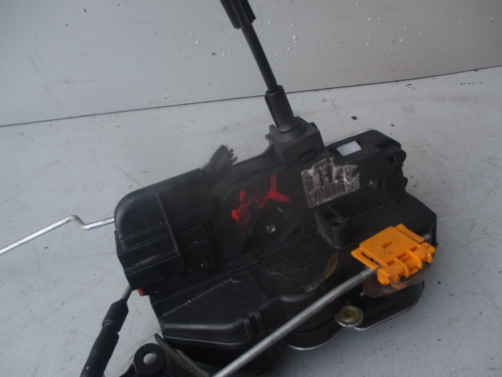 VAUXHALL INSIGNIA 2011 OSF DRIVER SIDE RONT DOOR LOCK MECHANISM 3023880