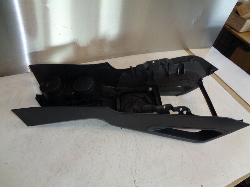 VW VOLKSWAGEN SCIROCCO 2011 MK3 CENTRE CONSOLE + GEARSTICK KNOB GAITER