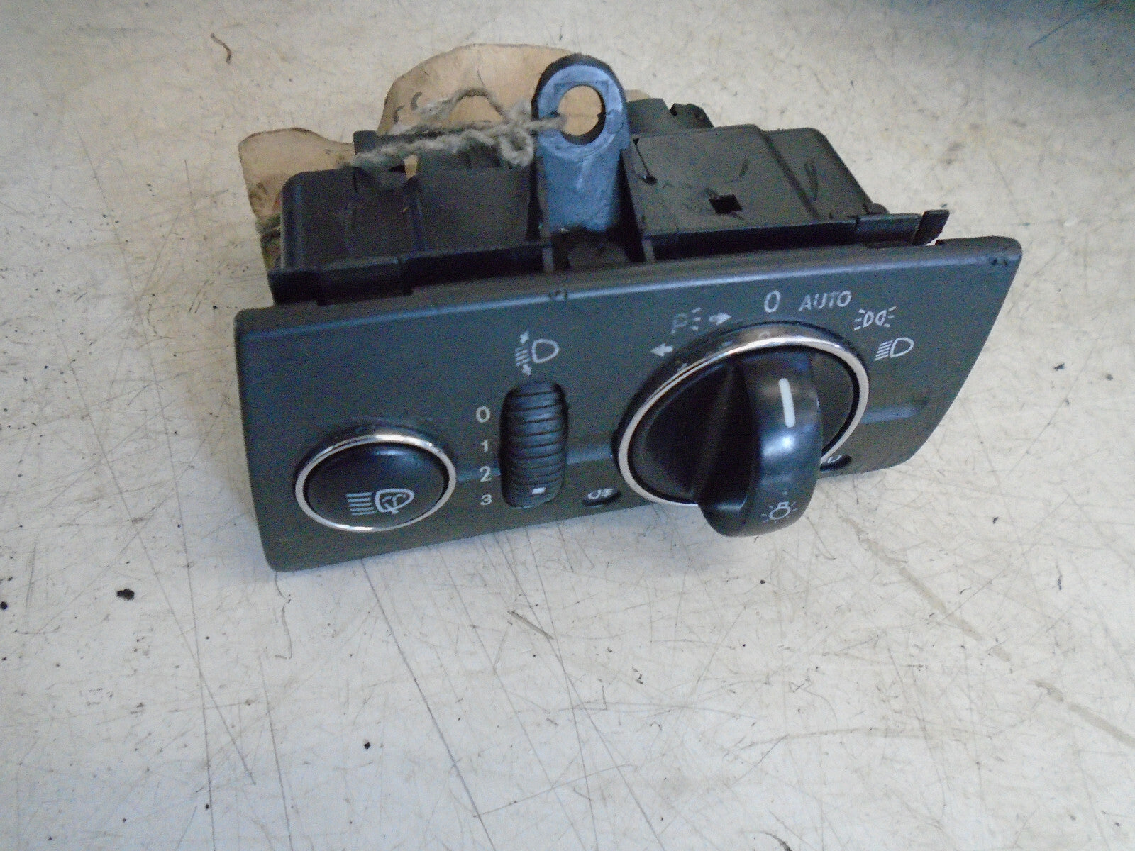 MERCEDES E CLASS W211 2005 HEADLIGHT CONTROL SWITCH UNIT 2115450204