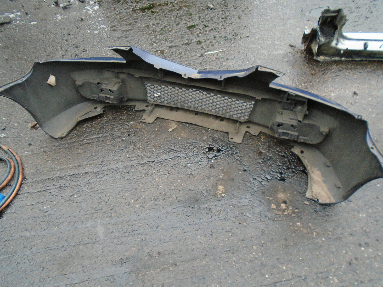 MAZDA PREMACY 2003 FRONT COMPLETE BUMPER BLUE