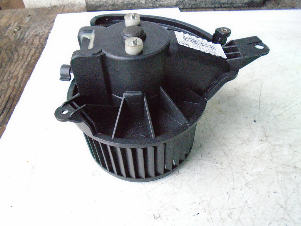 VAUXHALL CORSA E 2015 HEATER BLOWER MOTOR 13335074