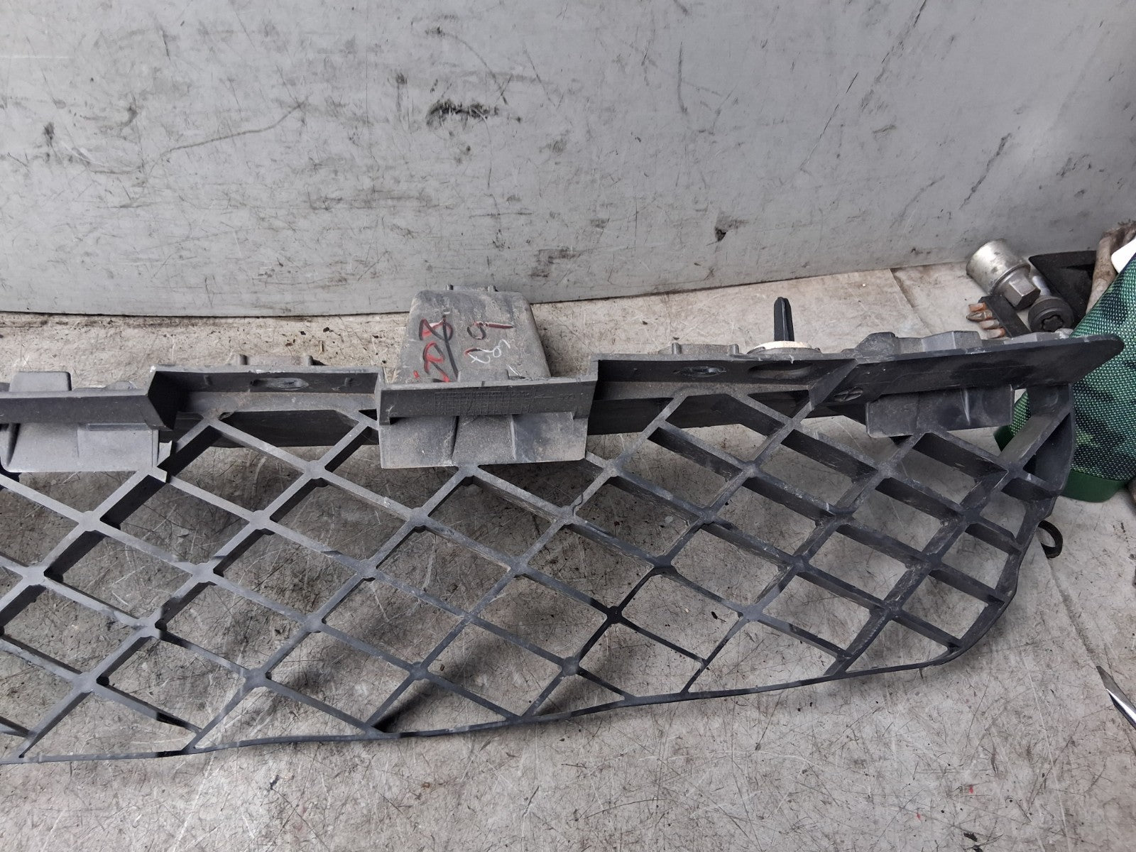 PEUGEOT 5008 MK2 2019 FRONT BUMPER LOWER GRILLE GRILL