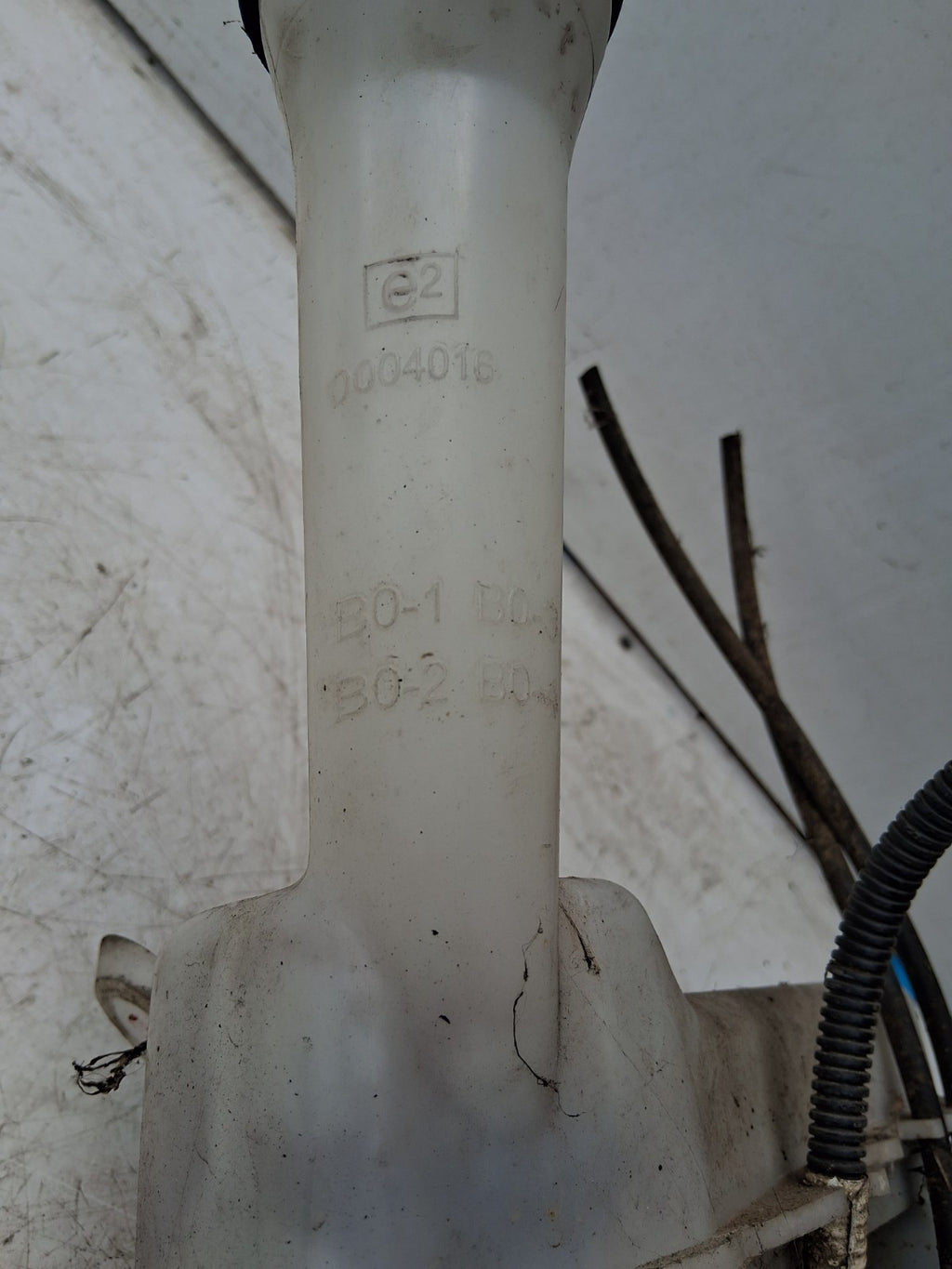 2008 CITROEN C1 MK1 FRONT WINDSCREEN WASHER WATER BOTTLE TANK