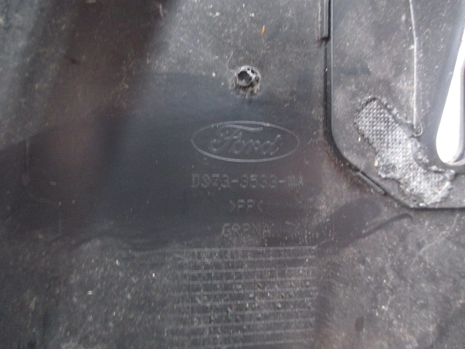FORD MONDEO 2019 STEERING WHEEL COLUMN TRIM LOWER COVER DS733533