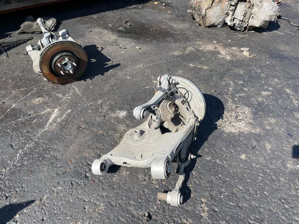 2019 JAGUAR XE 2.0 PETROL NSR PASSENGER SIDE WHEEL HUB BEARING CORNER ARMS