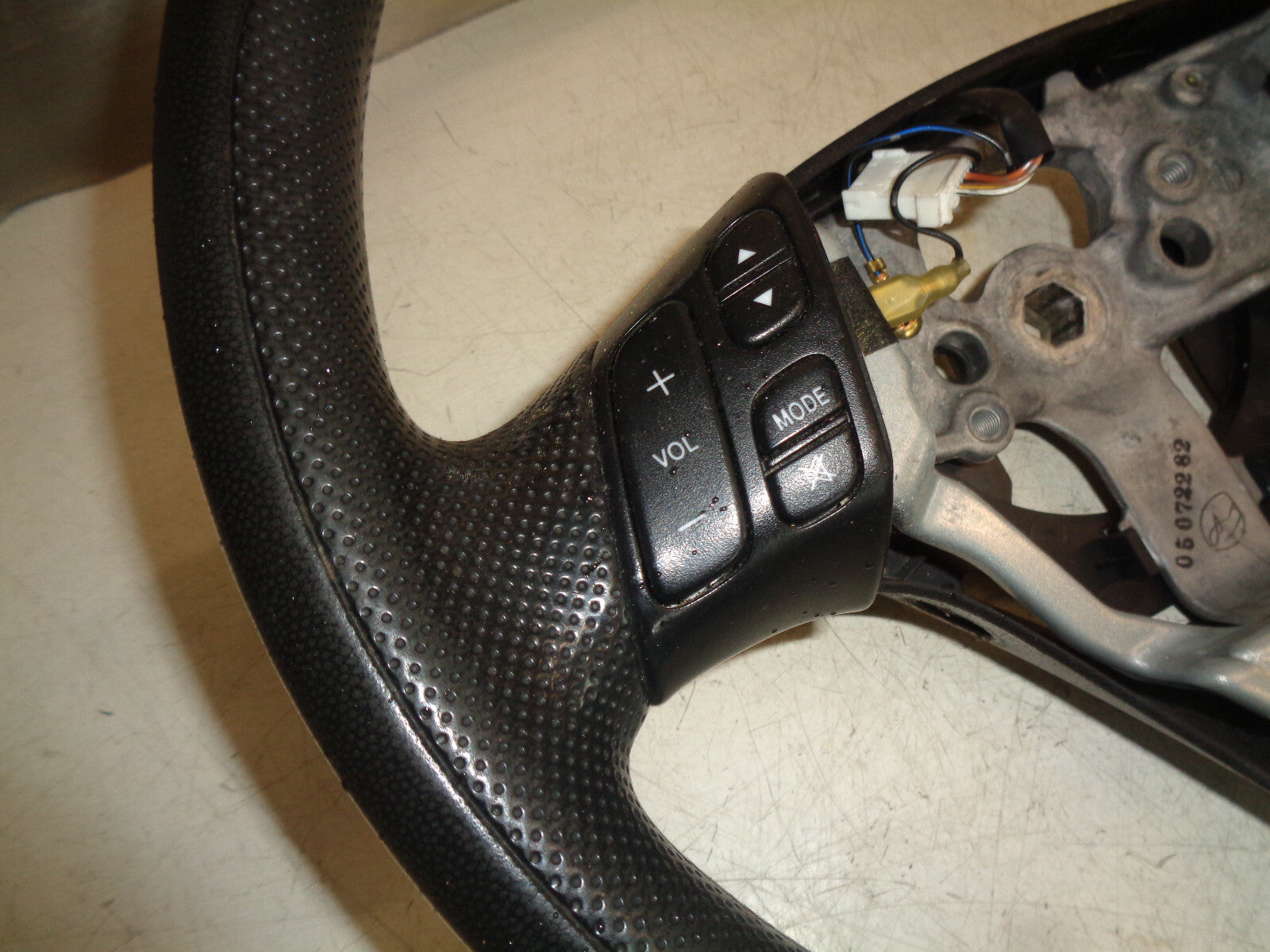 MAZDA 3 2006 3 SPOKE MULTIFUNCTION STEERING WHEEL