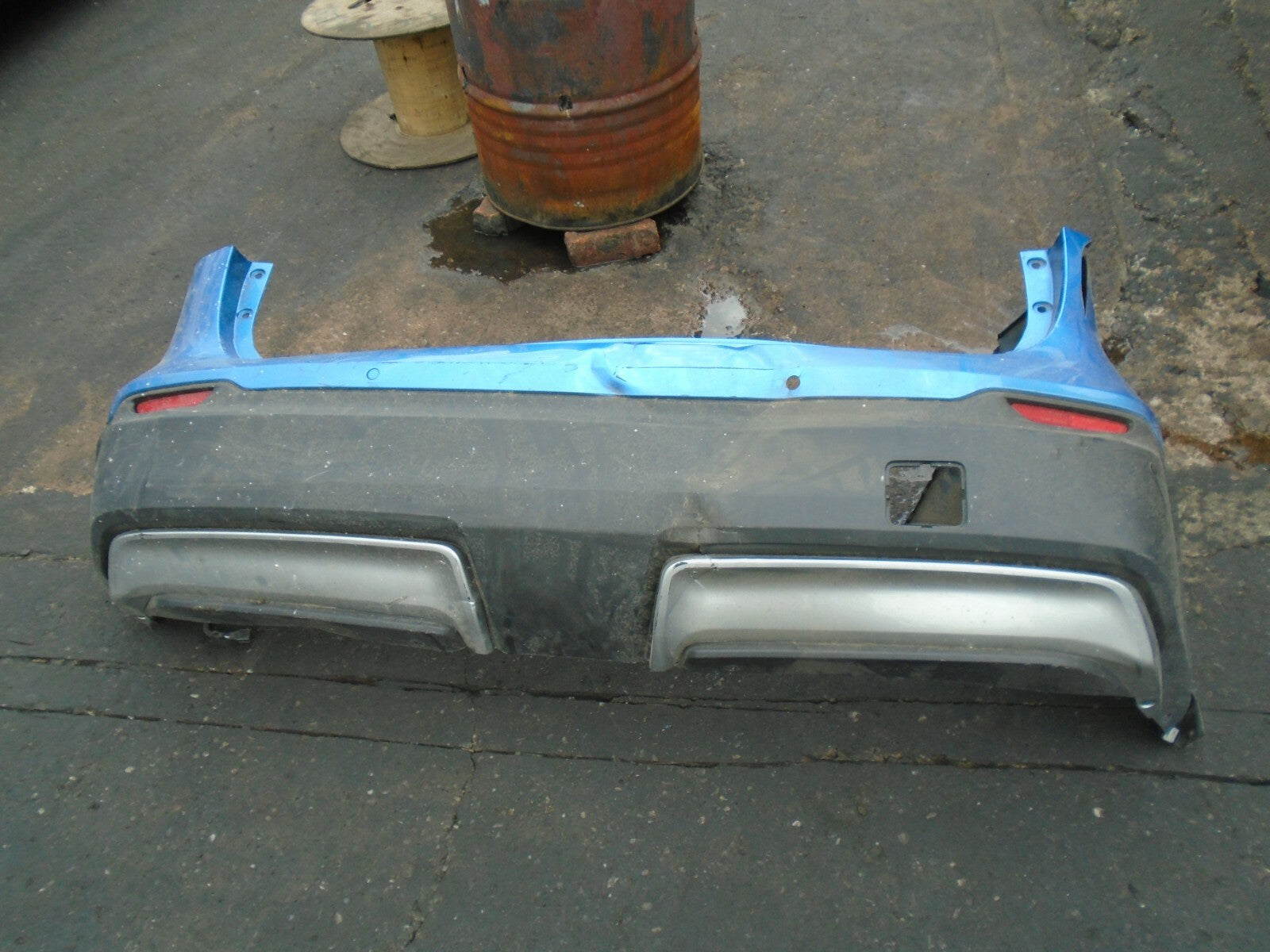 NISSAN QASHQAI J11 MK2 REAR BUMPER GREY DAMAGED