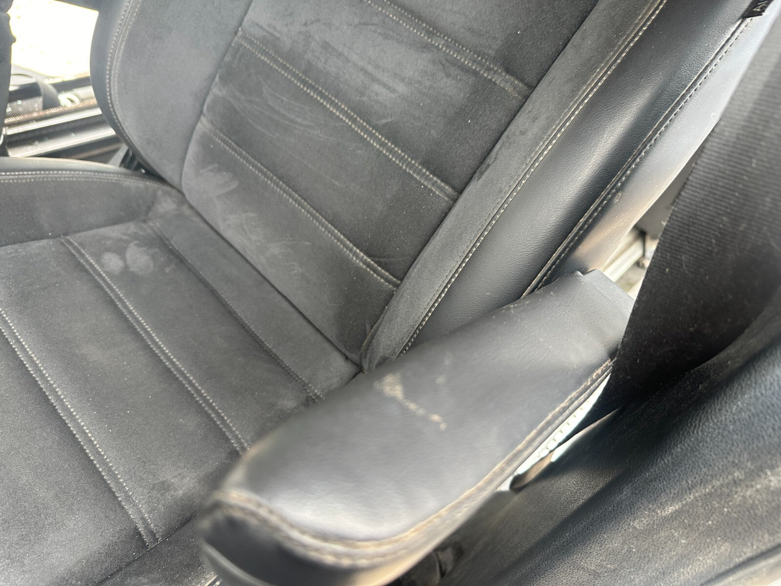 2018 VOLKSWAGEN CARAVELLE PASSENGER FRONT SEAT DOUBLE ARM REST HEATED LEATHER