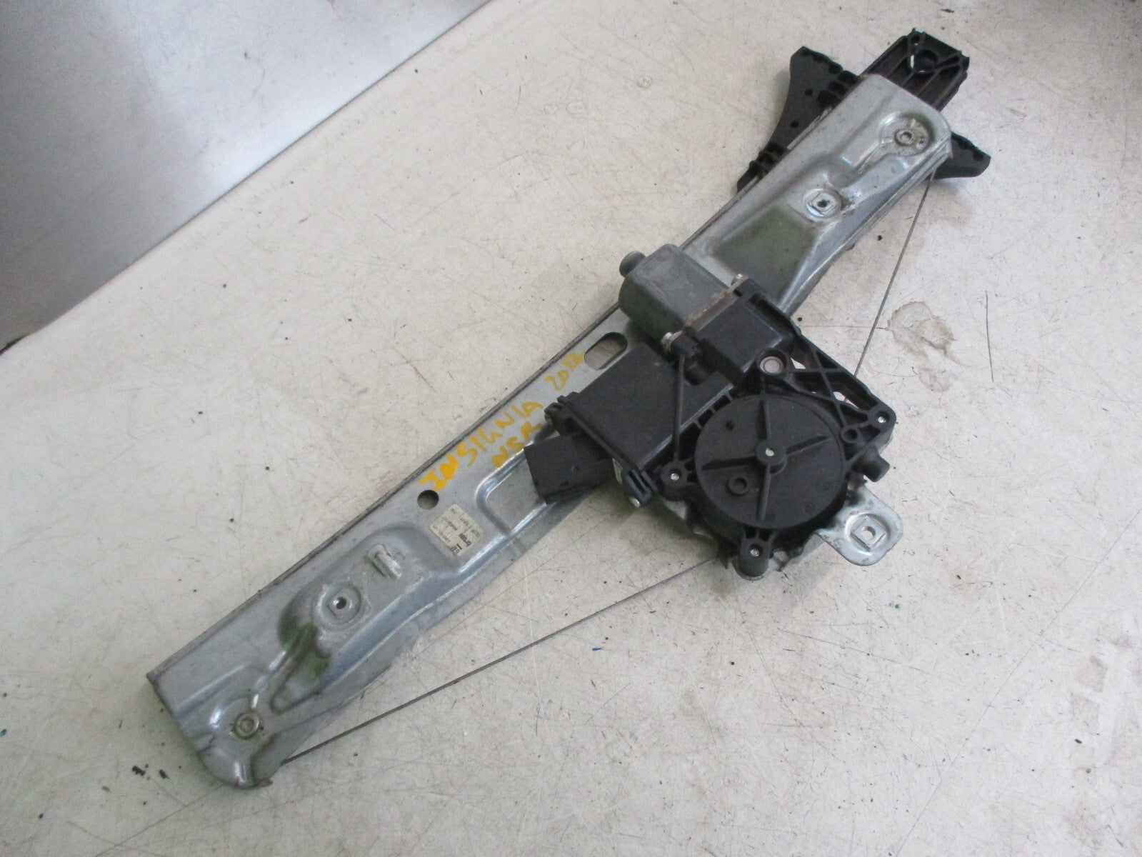 VAUXHALL INSIGNIA 2012 NSR PASSENGER SIDE REAR WINDOW MOTOR REGULATOR 20952450