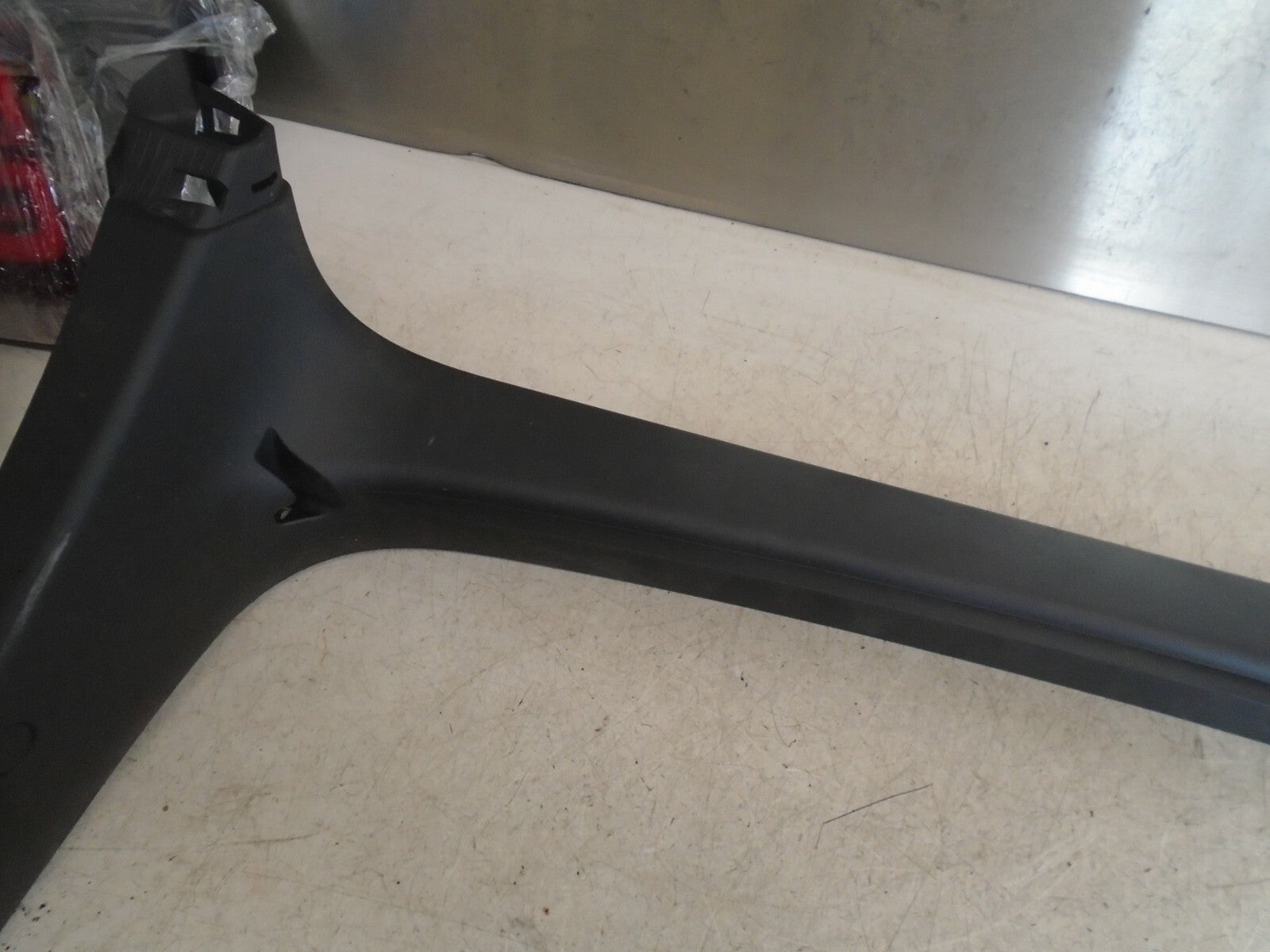 BMW GT 2016 REAR BOOT TAILGATE HATCH PLASTIC TRIM SURROUND 51497320721 201585-10