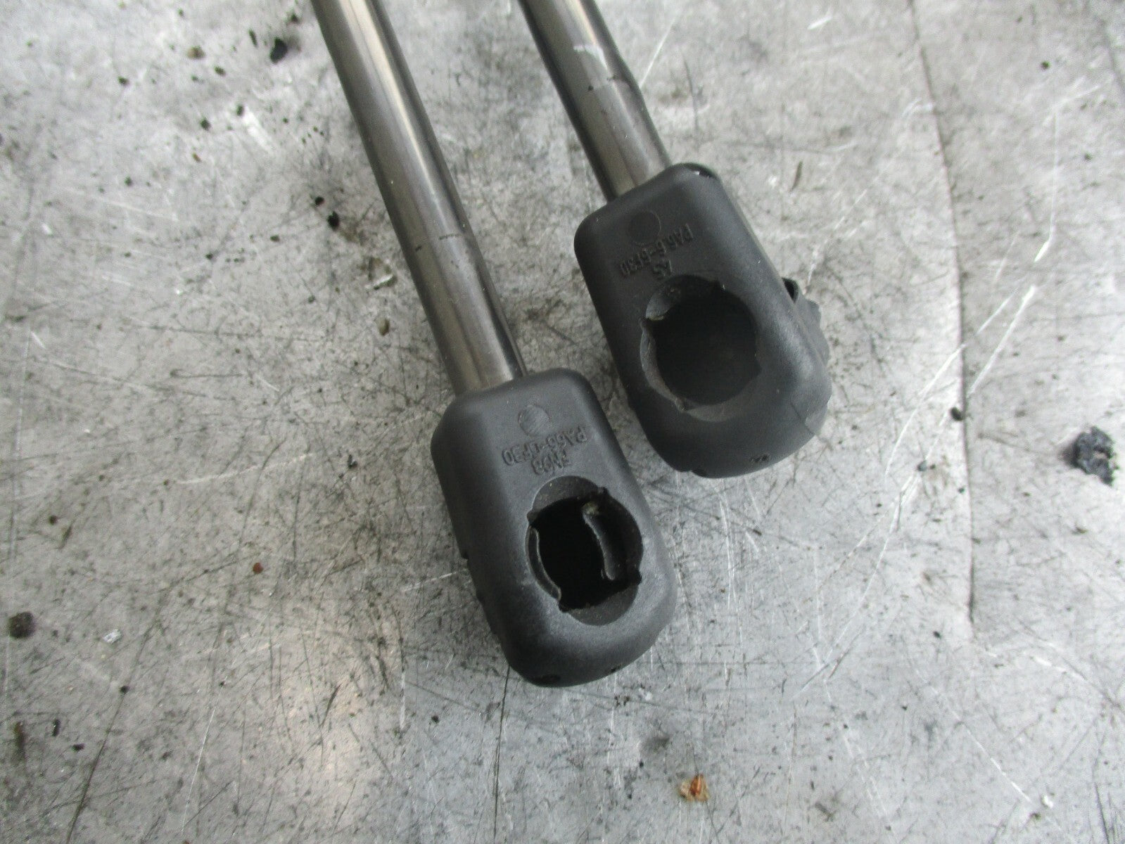 FORD FIESTA MK7 TAILGATE STRUTS PAIR BLACK 8A61A406A10AC