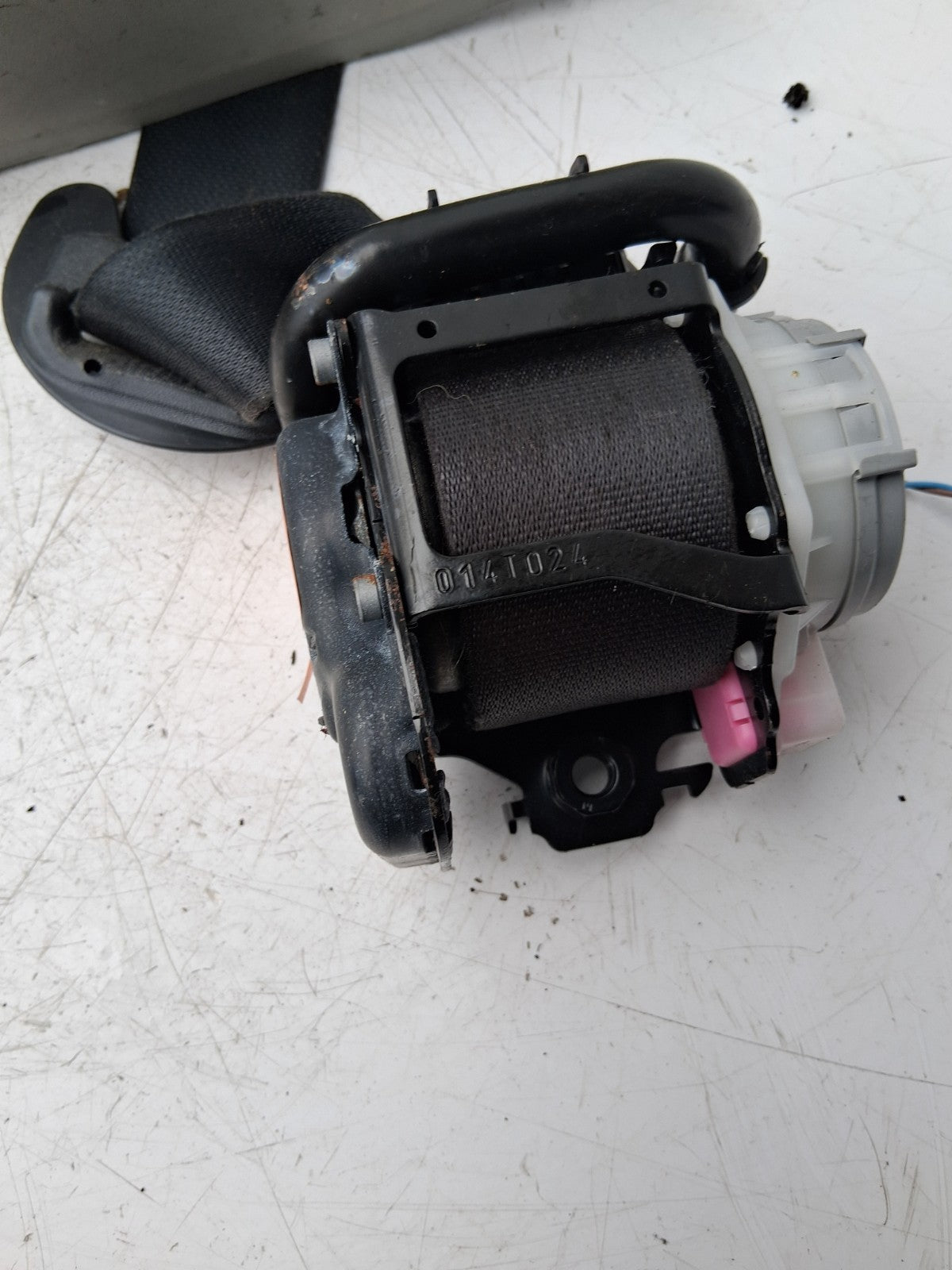 NISSAN QASHQAI MK2 2014 OSF OFF DRIVER RIGHT FULL FRONT SEAT BELT 0589P1000220