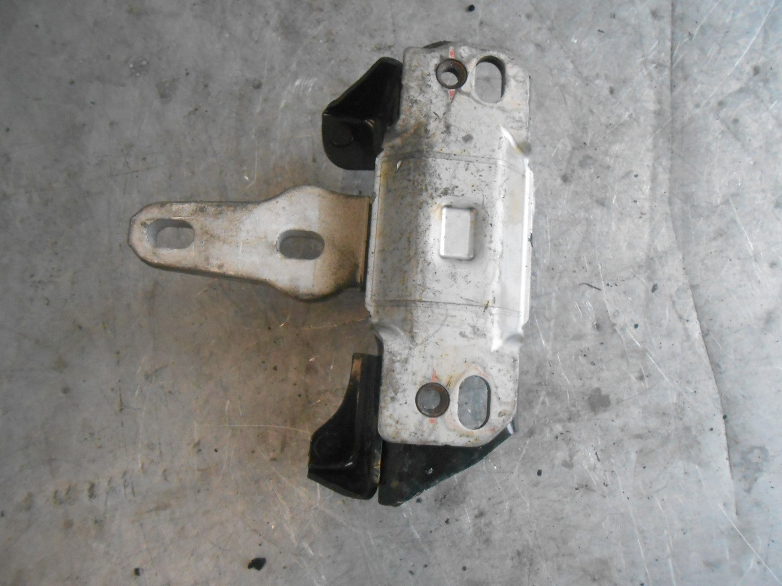 FORD FIESTA MK7 2009-2017 1.0 ECOBOOST OS DRIVER SIDE ENGINE MOUNT 8V517M121AE