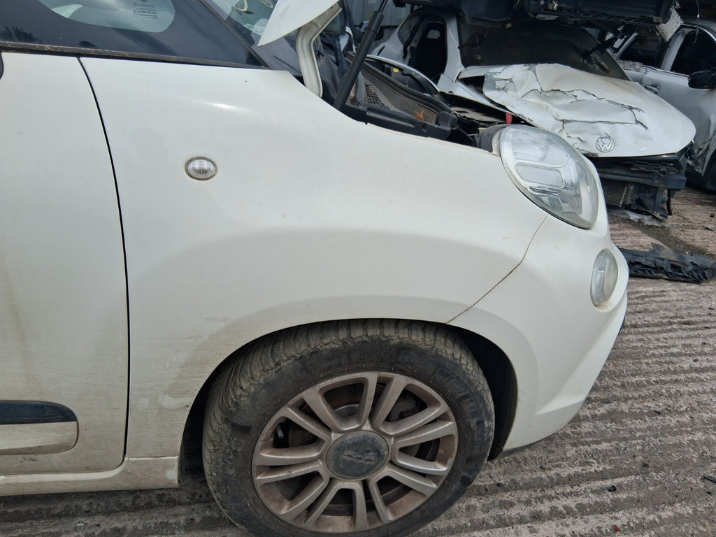 2019 FIAT 500L HATCH OSF DRIVER SIDE FRONT WING PANEL WHITE BIANCO GELATO 934/A