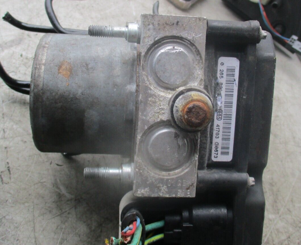 2014 CITROEN BERLINGO ENGINE FUSE BOX G067
