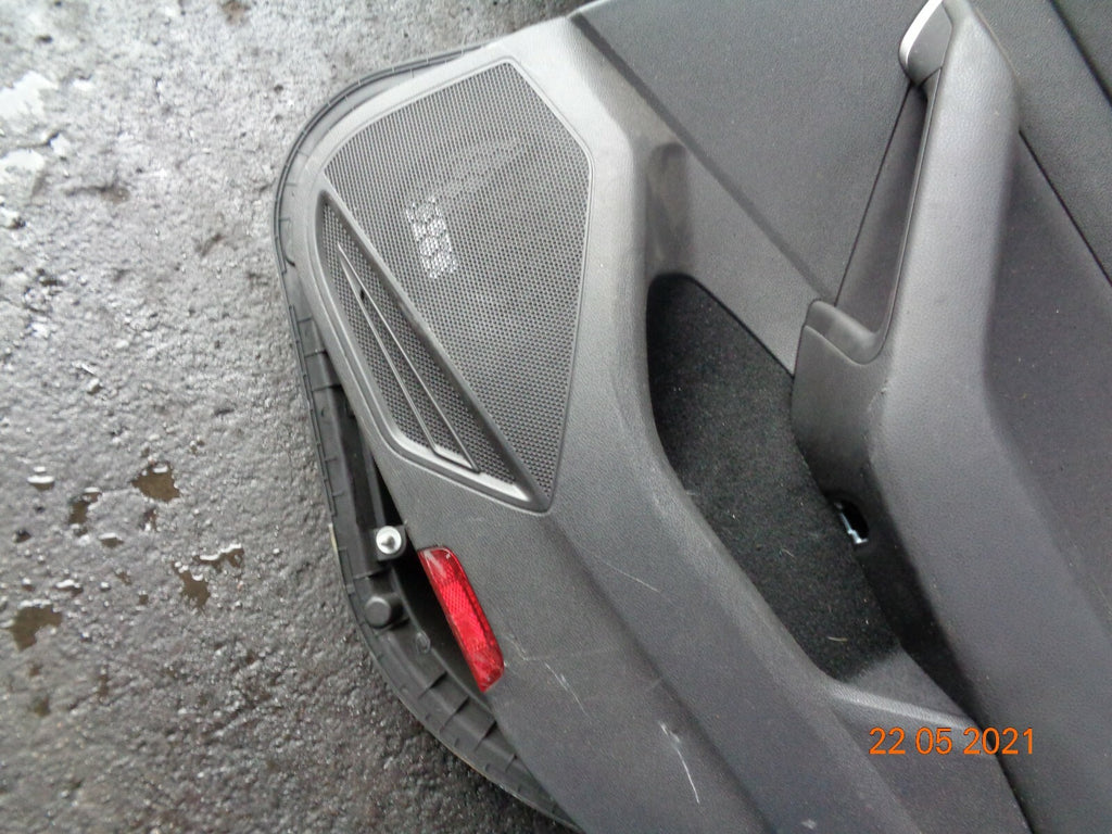 VOLKSWAGEN PASSAT 2018 OSR DRIVER SIDE REAR PLASTIC DOOR CARD PANEL LEATHER