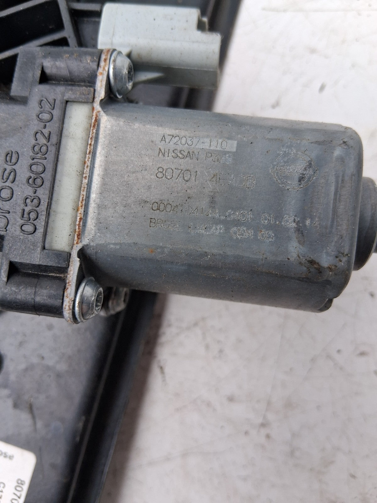 NISSAN QASHQAI MK2 2014 NSF NEAR LEFT DOOR WINDOW REGULATOR & MOTOR 807014EA0B03