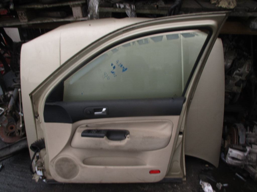 2001 VOLKSWAGEN GOLF MK4 OSF DRIVER SIDE FRONT RIGHT COMPLETE DOOR BEIGE