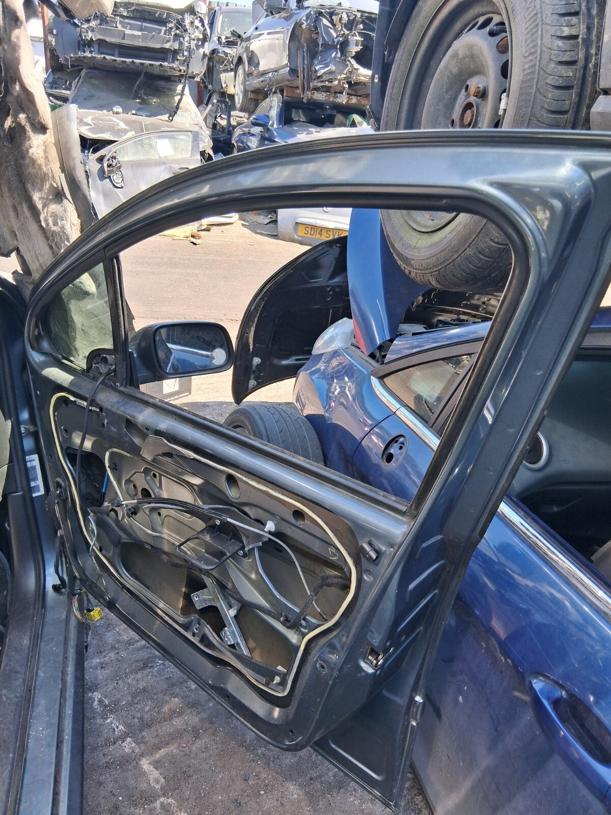 2006 PEUGEOT 307 OSF DRIVER SIDE FRONT COMPLETE DOOR IRON GREY METALLIC EZWD
