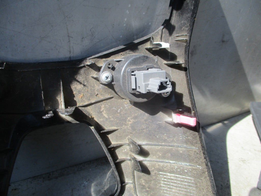 2019 PEUGEOT 108 CENTER DASHBOARD SURROUND TRIM HAZARD WARNING SWITCH 1389232X