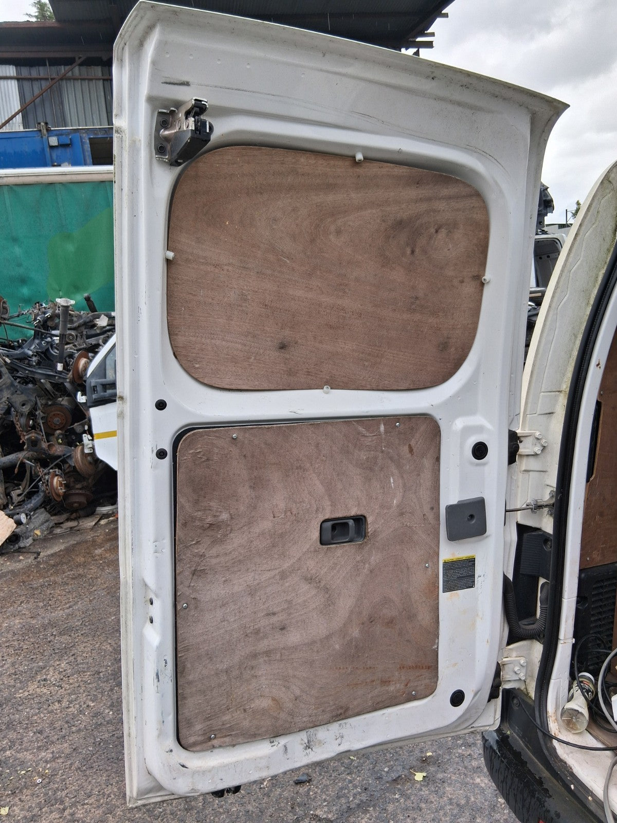 2018 NISSAN NV200 NSR PASSENGER SIDE REAR LEFT COMPLETE DOOR WHITE