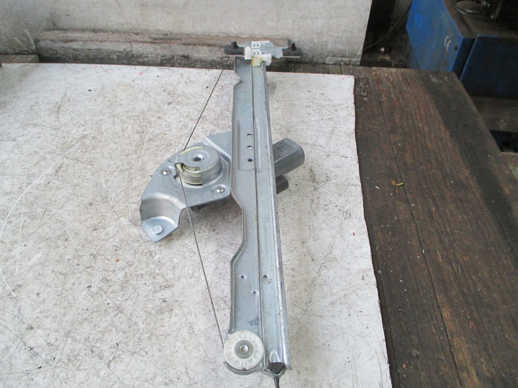 DACIA DUSTER 2016 MK1 5 DOOR NSF PASSENGER FRONT DOOR WINDOW REGULATOR & MOTOR