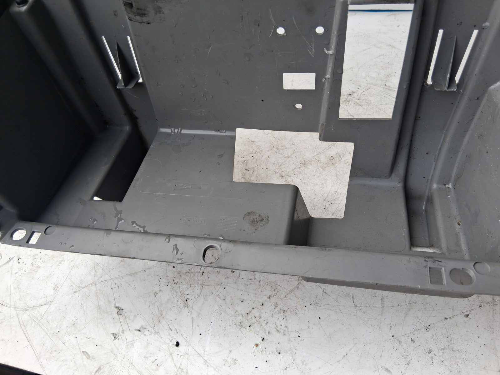 2016 MERCEDES SPRINTER W906 GLOVEBOX STORAGE COMPARTMENT OUTER FRAME A9066800491