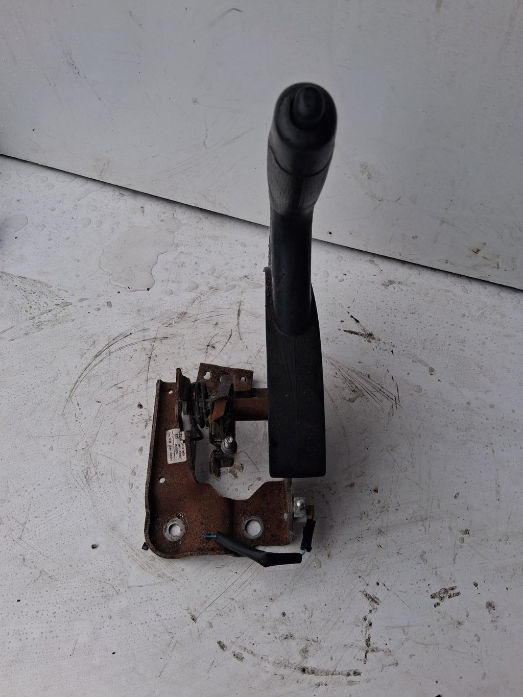 NISSAN JUKE 2016 F15 PARKING HANDLE BREAK MECHANISM LEVER ASSEMBLY 360101KK0A