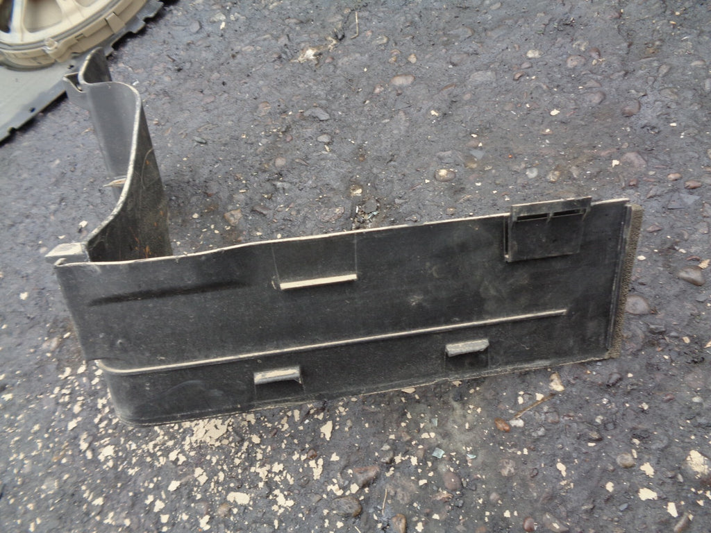 LAND ROVER DISCOVERY 2005 3 LR3 BATTERY TRAY HOLDER PAD DWM500031