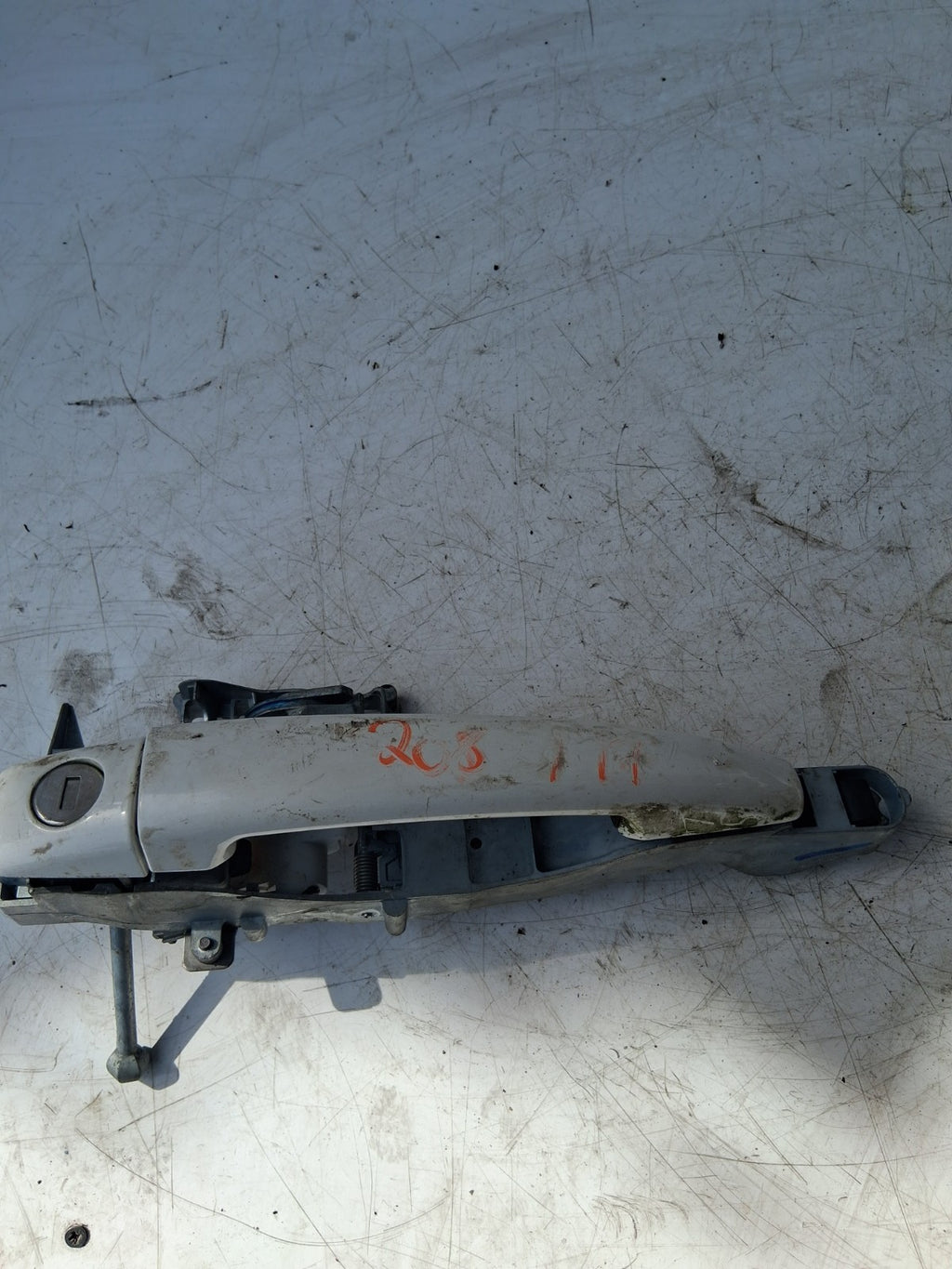 2012 PEUGEOT 208 EXTERIOR DOOR HANDLE 1185DAC06