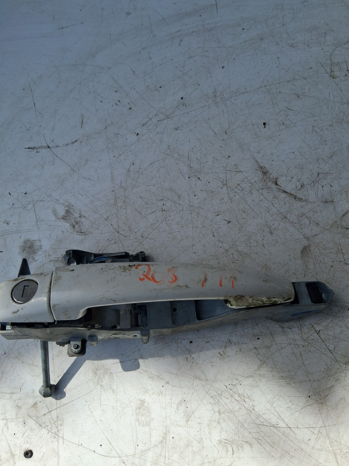 2012 PEUGEOT 208 EXTERIOR DOOR HANDLE 1185DAC06