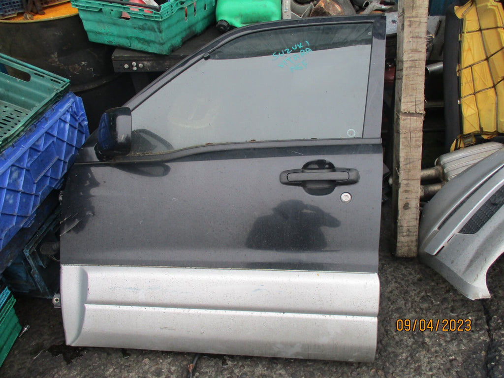 SUZUKI GRAND VITARA 2000 MK2 NSF PASSENGER SIDE FRONT COMPLETE DOOR BLACK