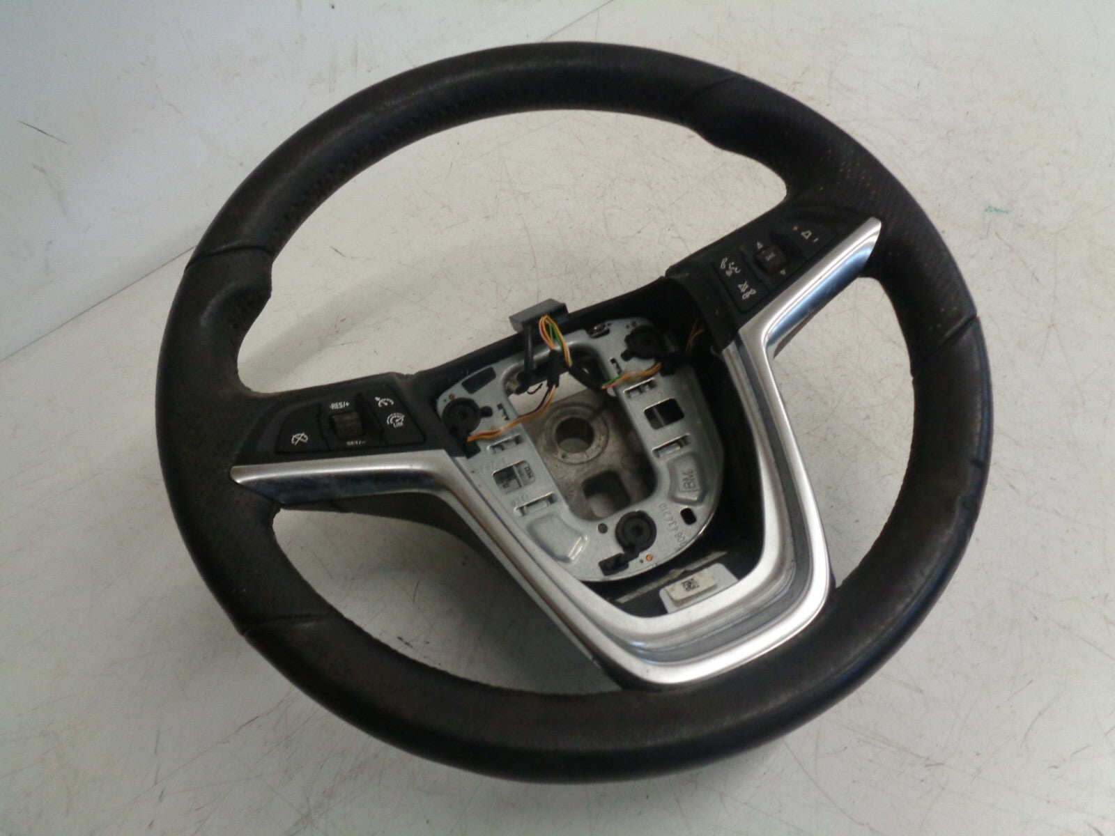 VAUXHALL ASTRA J MK6 2009-2015 MULTI FUNCTION LEATHER STEERING WHEEL 13351028