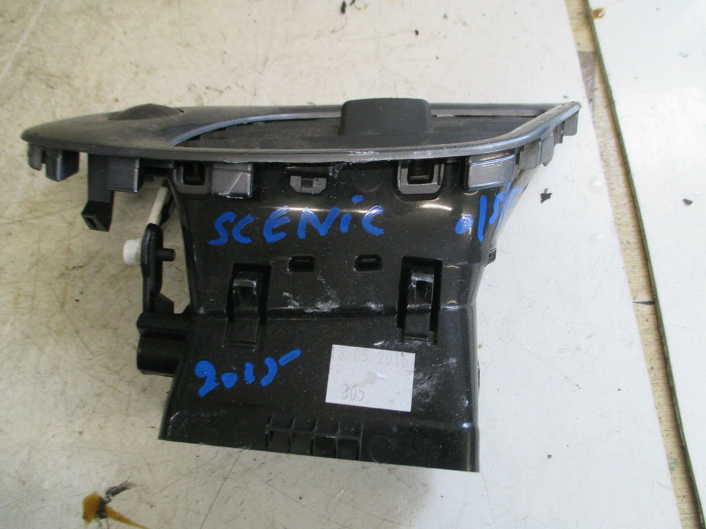 RENAULT GRAND SCENIC MK3 2015 FRONT DASHBOARD AIR VENTS 682600031r