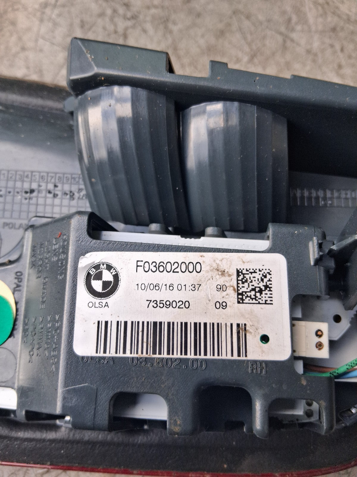 2015 BMW 1 SERIES NS PASSENGER SIDE TAILGATE LIGHT 7359020