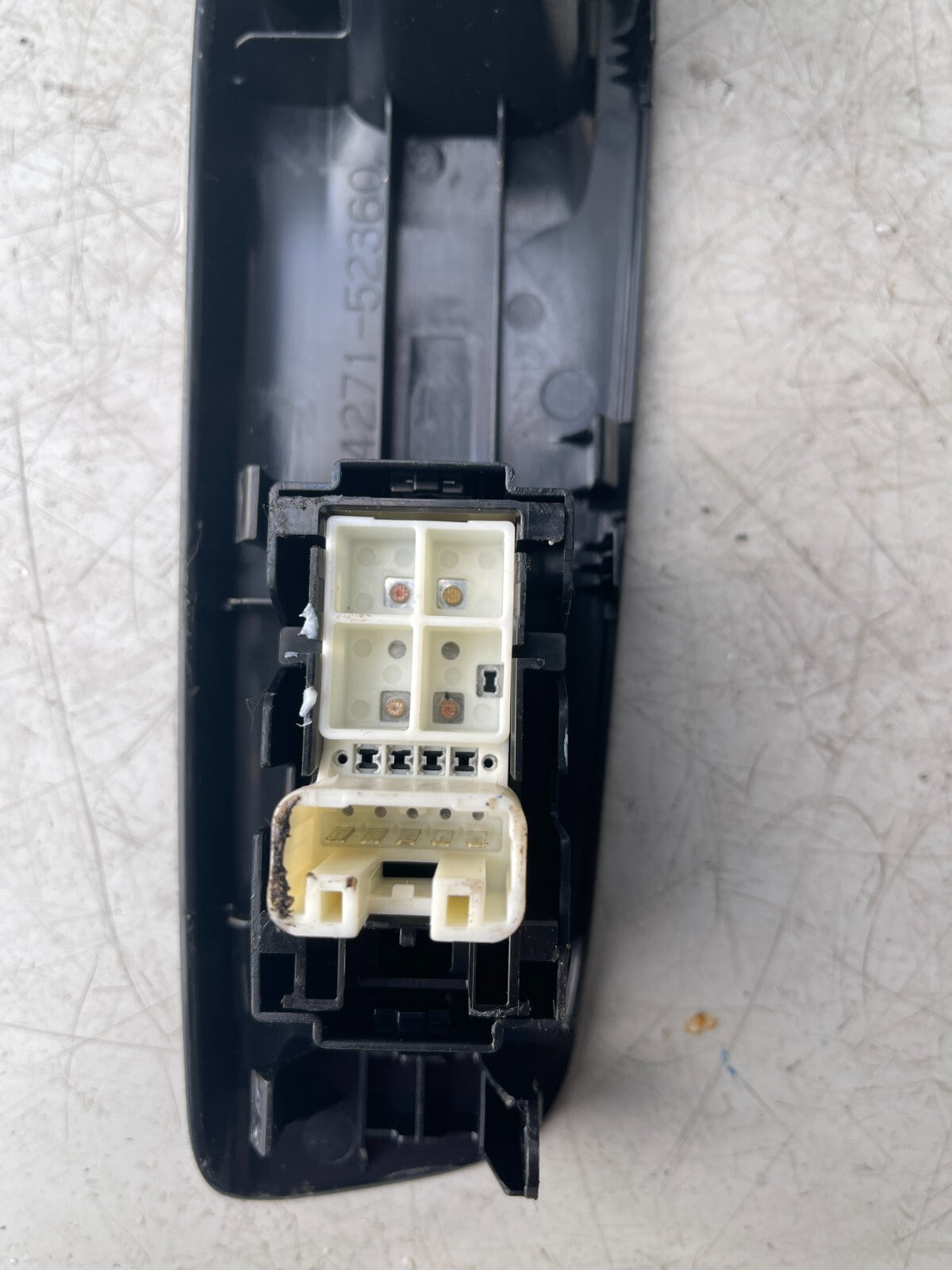 VAUXHALL VIVA OSF REAR WINDOW CONTROL SWITCH PLASTIC TRIM CASE
