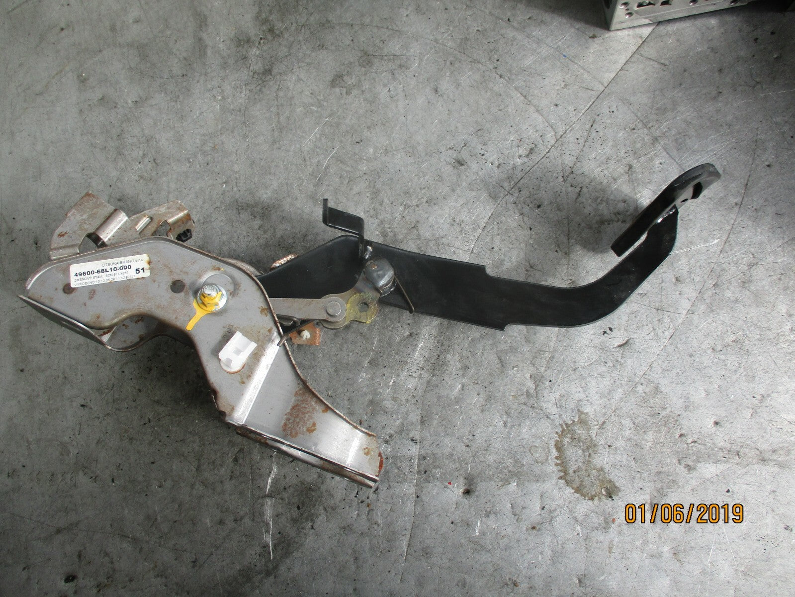 SUZUKI SWIFT MK3 BRAKE PEDAL 4960068L10
