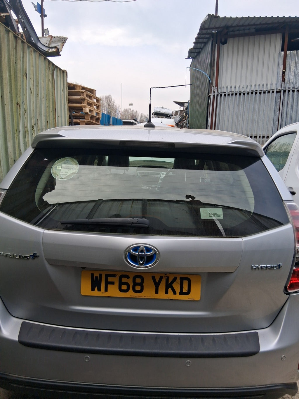 2018 TOYOTA PRIUS V PLUS XW40 COMPLETE REAR TAILGATE BOOTLID SILVER