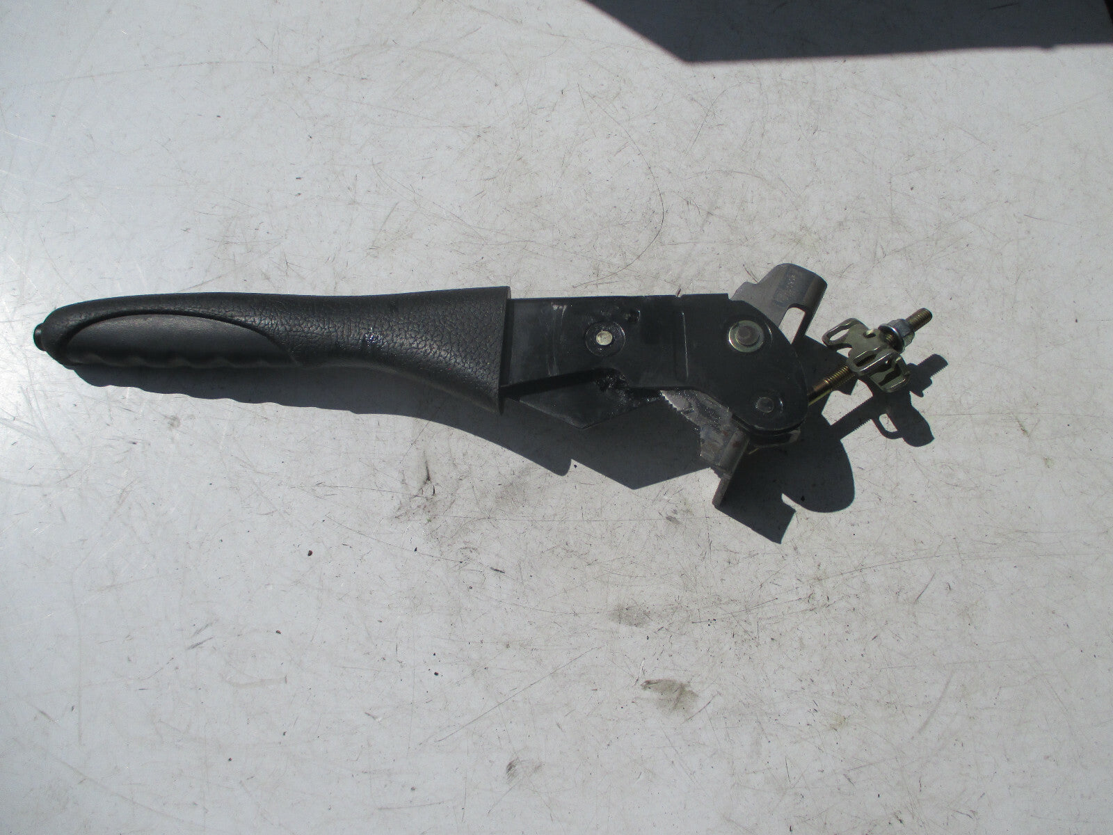 PEUGEOT 206 2003 MANUAL HANDBRAKE LEVER HANDLE MECHANISM ASSEMBLY UNIT
