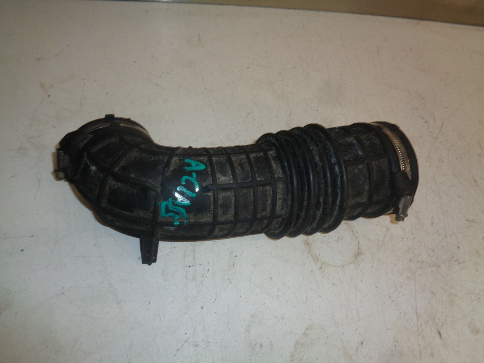 MERCEDES BENZ A CLASS W176 A180 AIR INTAKE PIPE BLOW HOSE A6070900037